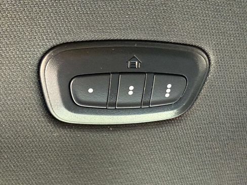 Used 2023 RAM 1500 Laramie AWD/4WD image 28