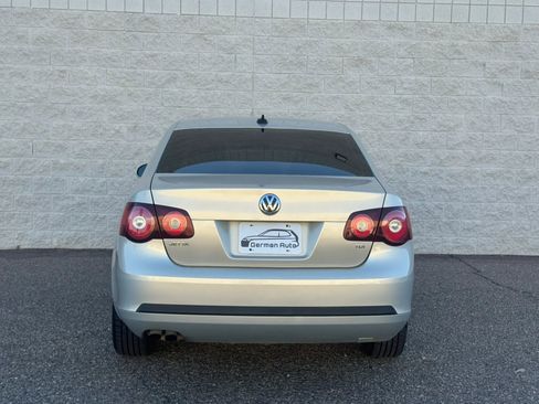 Used 2010 Volkswagen Jetta TDI image 7