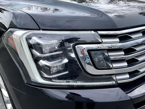 Used 2019 Ford Expedition Limited w/ Equipment Group 302A AWD/4WD image 32
