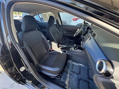 Used 2025 Nissan Versa SV image 35