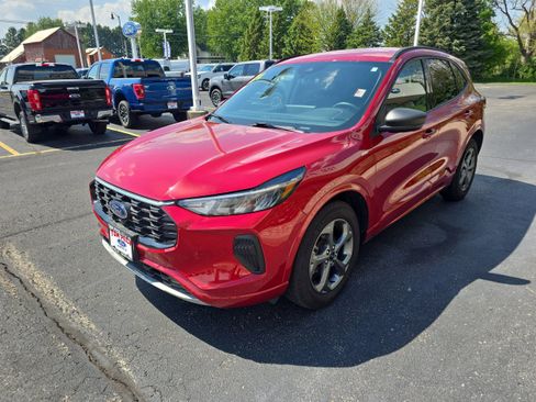 Used 2024 Ford Escape ST-Line w/ Tech Pack #1 AWD/4WD image 4