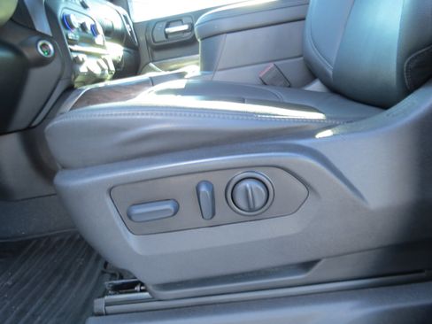 Certified 2022 Chevrolet Silverado 1500 LTZ w/ Z71 Off-Road Package image 20