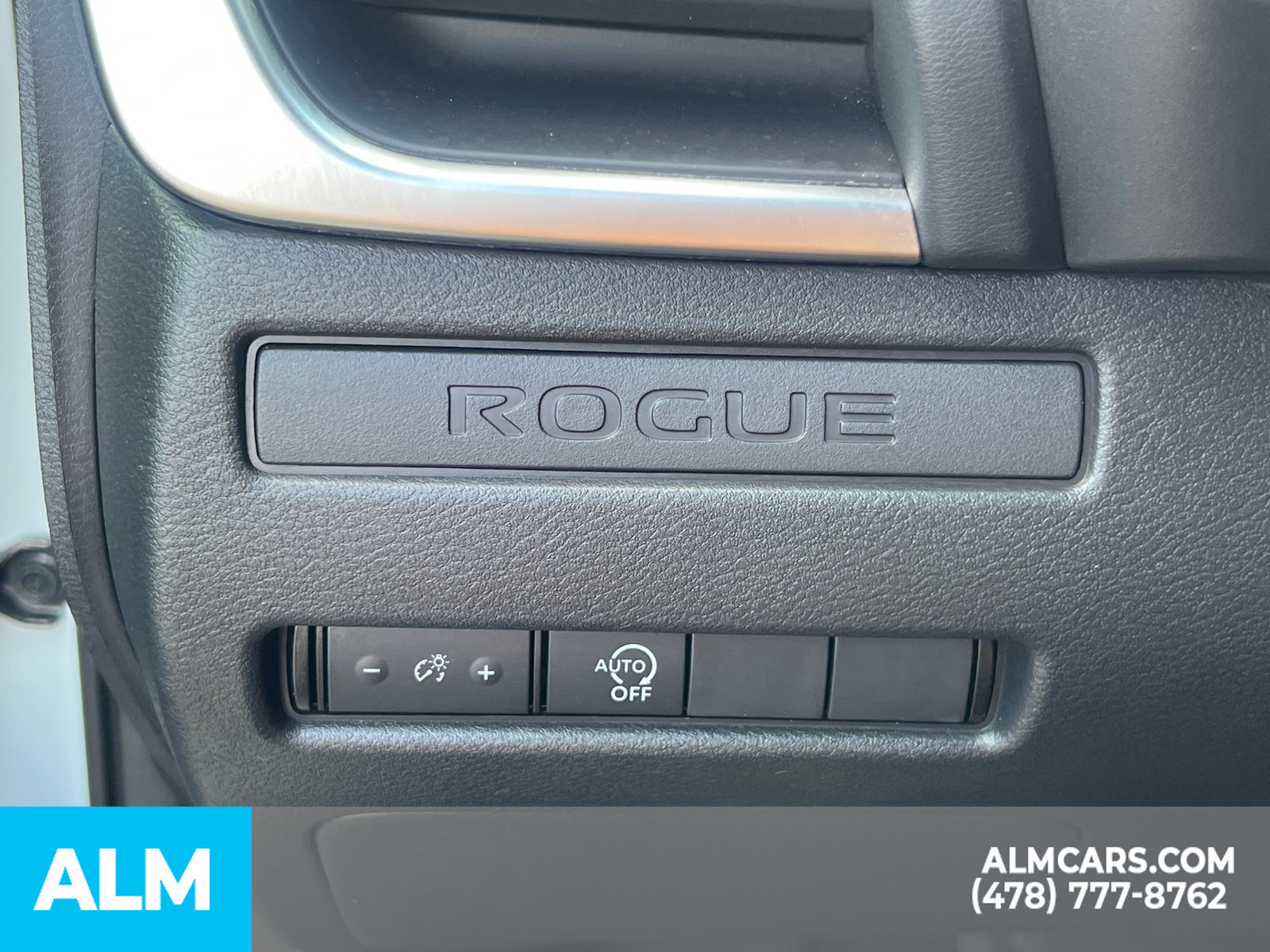 Used 2024 Nissan Rogue S FWD image 32