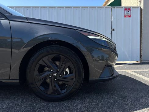 Used 2022 Hyundai Elantra SEL FWD image 8