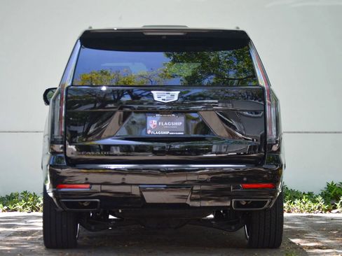 Used 2026 Cadillac Escalade Platinum Sport w/ LPO, ONYX Package AWD/4WD image 11