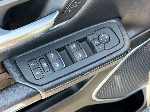 Used 2025 RAM 1500 Laramie AWD/4WD image 19
