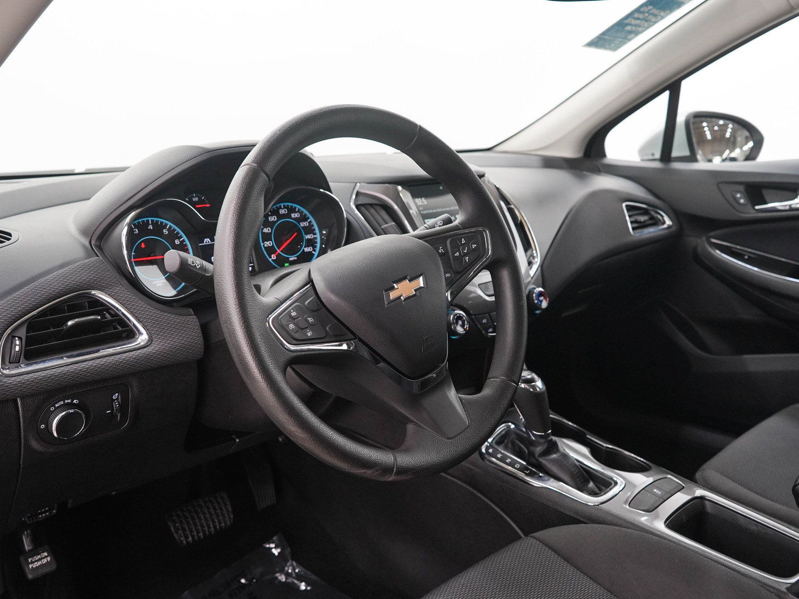 Used 2016 Chevrolet Cruze LT FWD image 21
