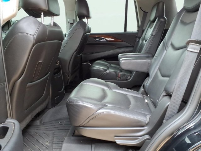 Used 2018 Cadillac Escalade Premium Luxury AWD/4WD image 22