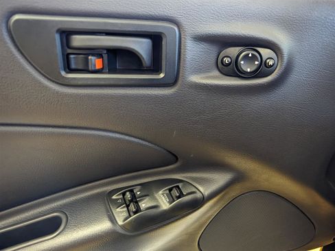 Used 2002 Chrysler Prowler RWD image 16
