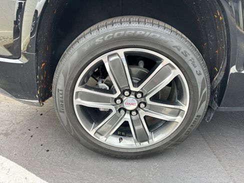 Used 2017 GMC Acadia Denali w/ Technology Package image 15