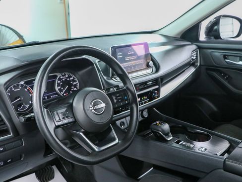 Used 2024 Nissan Rogue SV FWD image 22