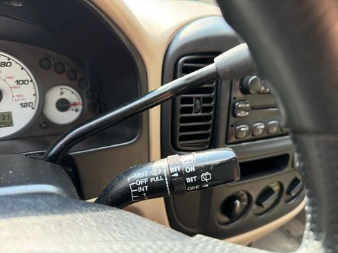 Used 2004 Ford Escape XLS FWD image 49