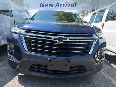 Used 2023 Chevrolet Traverse LT w/ LT Premium Package AWD/4WD image 2