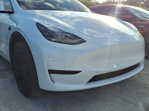 Used 2024 Tesla Model Y Long Range image 7