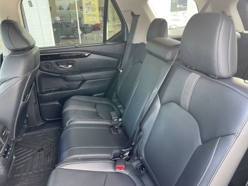 Used 2024 Honda Pilot Touring image 12
