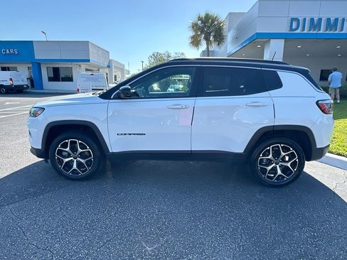 Used 2025 Jeep Compass Limited AWD/4WD image 8