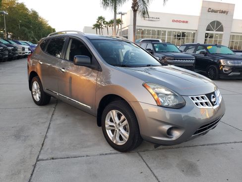 Used 2015 Nissan Rogue S w/ Convenience Package image 4