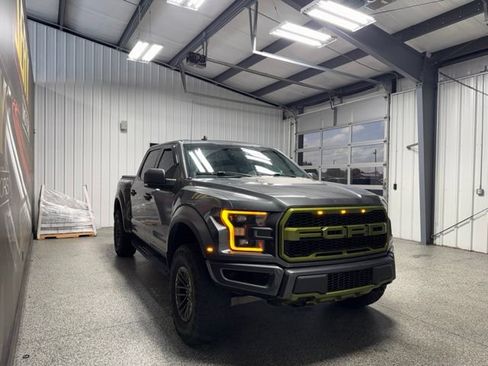 Used 2019 Ford F150 Raptor w/ Equipment Group 801A Mid AWD/4WD image 17