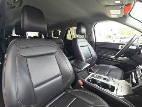 Used 2023 Ford Explorer XLT w/ Equipment Group 202A image 23