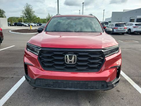 Used 2023 Honda Pilot Sport image 3