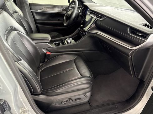 Used 2024 Jeep Grand Cherokee L Limited w/ Luxury Tech Group II image 43