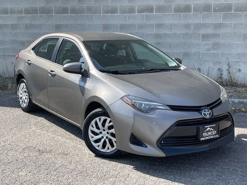 Used 2018 Toyota Corolla LE FWD image 1
