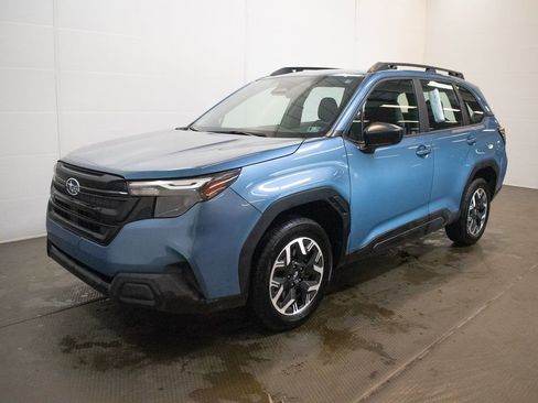 Used 2025 Subaru Forester AWD/4WD image 8
