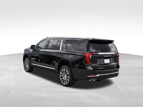 Used 2026 GMC Yukon XL Denali w/ Sun & Power Step Package AWD/4WD image 3