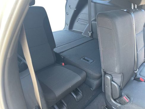 Used 2022 Chevrolet Traverse LT image 20