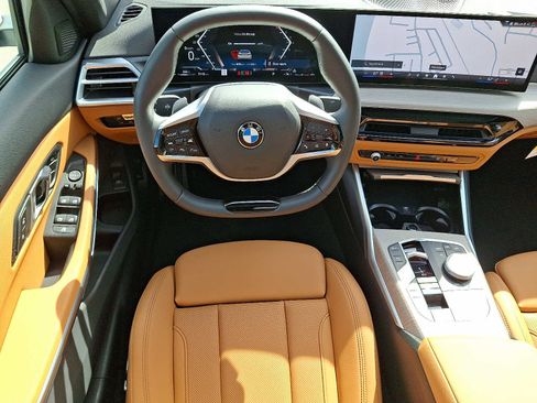 Used 2025 BMW 330i xDrive Sedan w/ Premium Package image 11