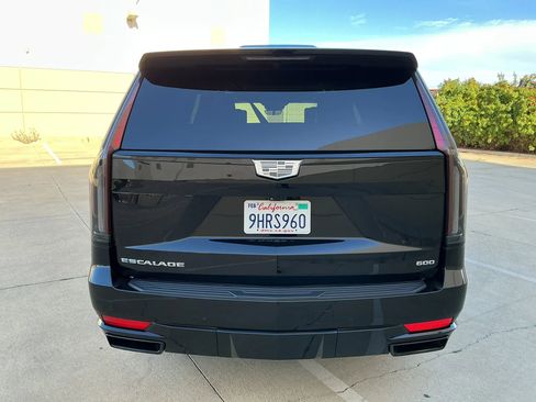 Used 2023 Cadillac Escalade ESV Sport Platinum AWD/4WD image 6