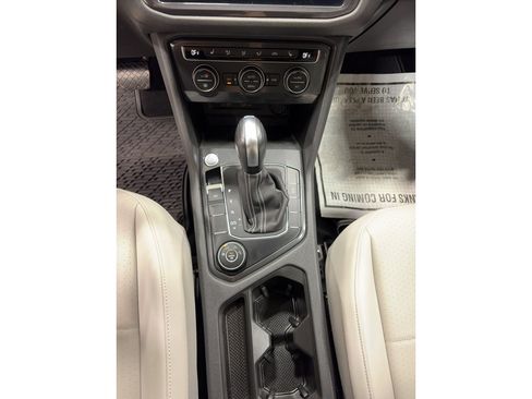 Used 2021 Volkswagen Tiguan SE AWD/4WD image 14