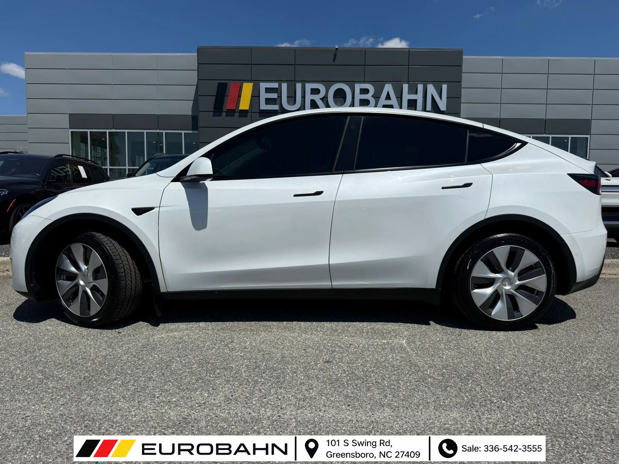 Used 2022 Tesla Model Y Long Range AWD/4WD image 2