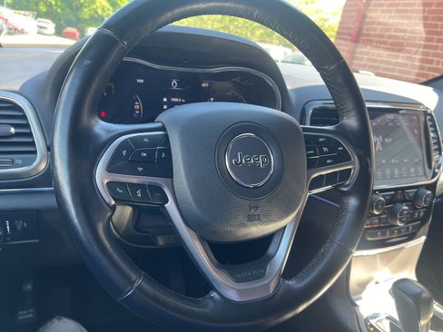 Used 2021 Jeep Grand Cherokee Limited AWD/4WD image 28