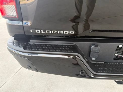 Used 2025 Chevrolet Colorado ZR2 AWD/4WD image 8