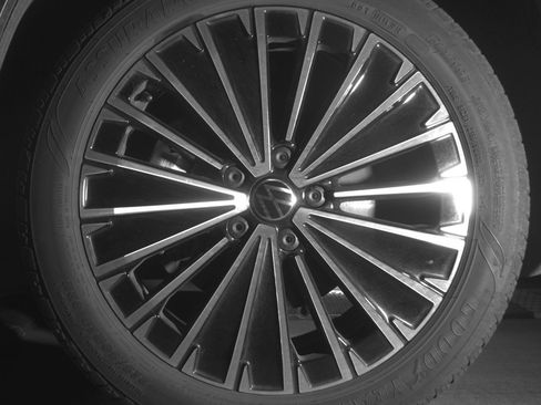 Used 2025 Volkswagen Taos SE image 12