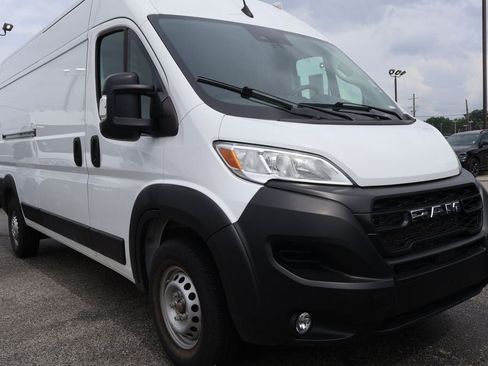 Used 2025 RAM ProMaster 3500 w/ Convenience Group FWD image 2