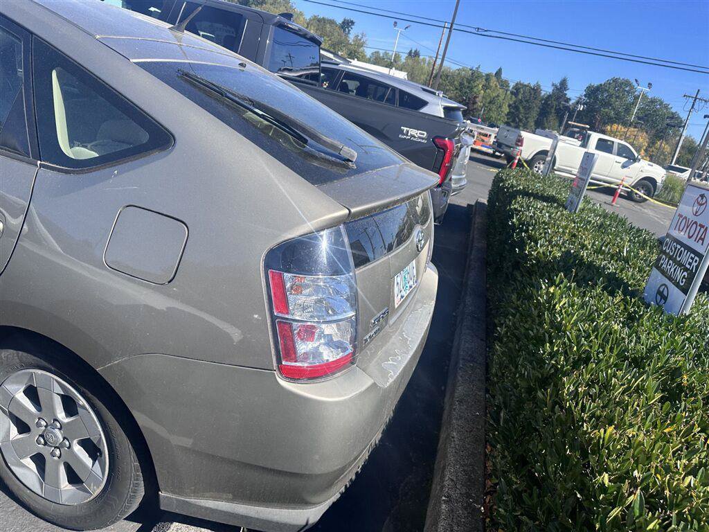 Used 2005 Toyota Prius FWD image 24