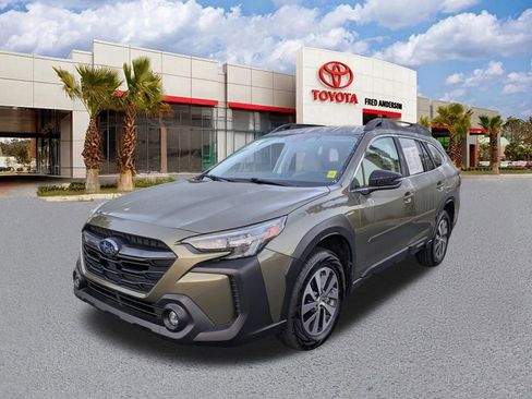 Used 2025 Subaru Outback Premium AWD/4WD image 8