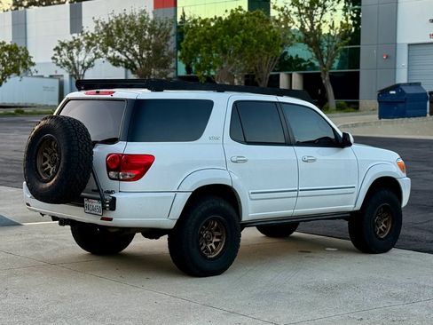 Used 2006 Toyota Sequoia SR5 AWD/4WD image 10