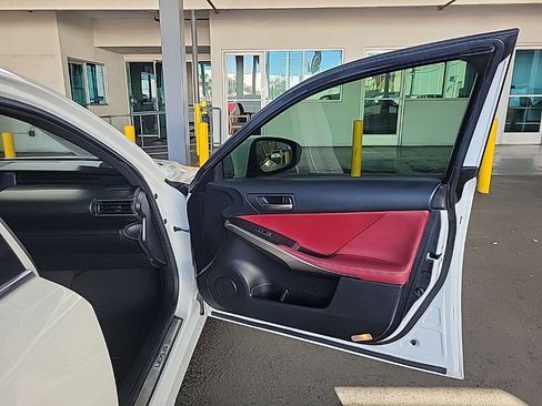 Used 2019 Lexus IS 300 F Sport w/ F Sport Package image 9