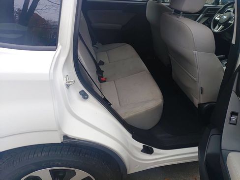 Used 2018 Subaru Forester 2.5i Premium w/ All-Weather Package image 11