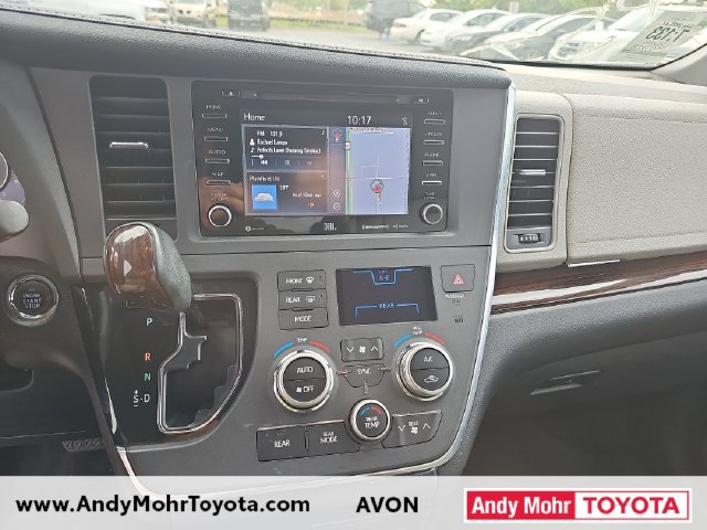 Used 2018 Toyota Sienna Limited FWD image 15