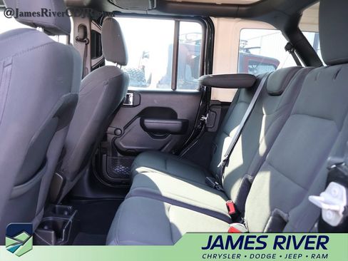 Used 2022 Jeep Wrangler Unlimited Sport AWD/4WD image 17