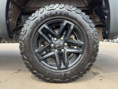 Used 2019 Chevrolet Silverado 1500 Custom Trail Boss AWD/4WD image 13