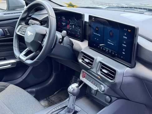 Used 2025 Ford Mustang GT RWD image 5