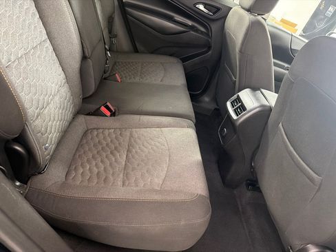 Used 2018 Chevrolet Equinox LT FWD image 18
