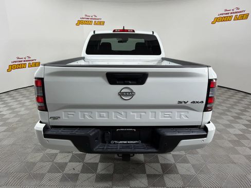 Used 2022 Nissan Frontier SV w/ Technology Package AWD/4WD image 4