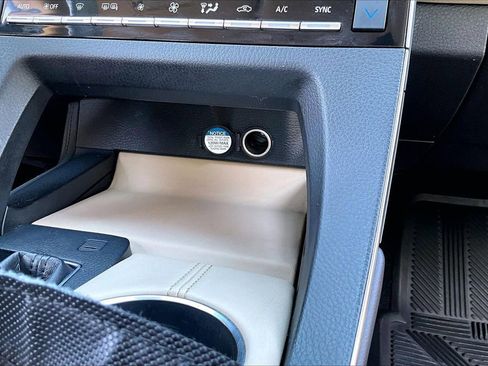 Used 2019 Toyota Avalon Limited w/ Advanced Safety Package FWD image 18
