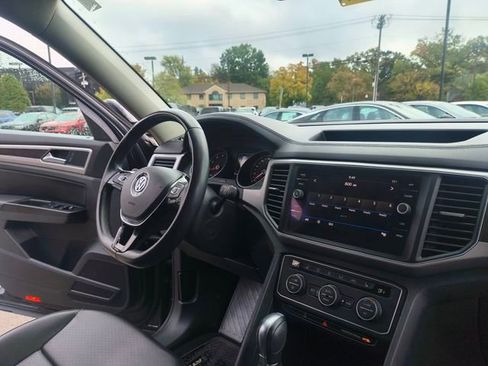 Used 2019 Volkswagen Atlas SE w/ Towing Package image 35